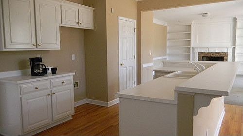2nd image of 2041 Cresthaven Walk