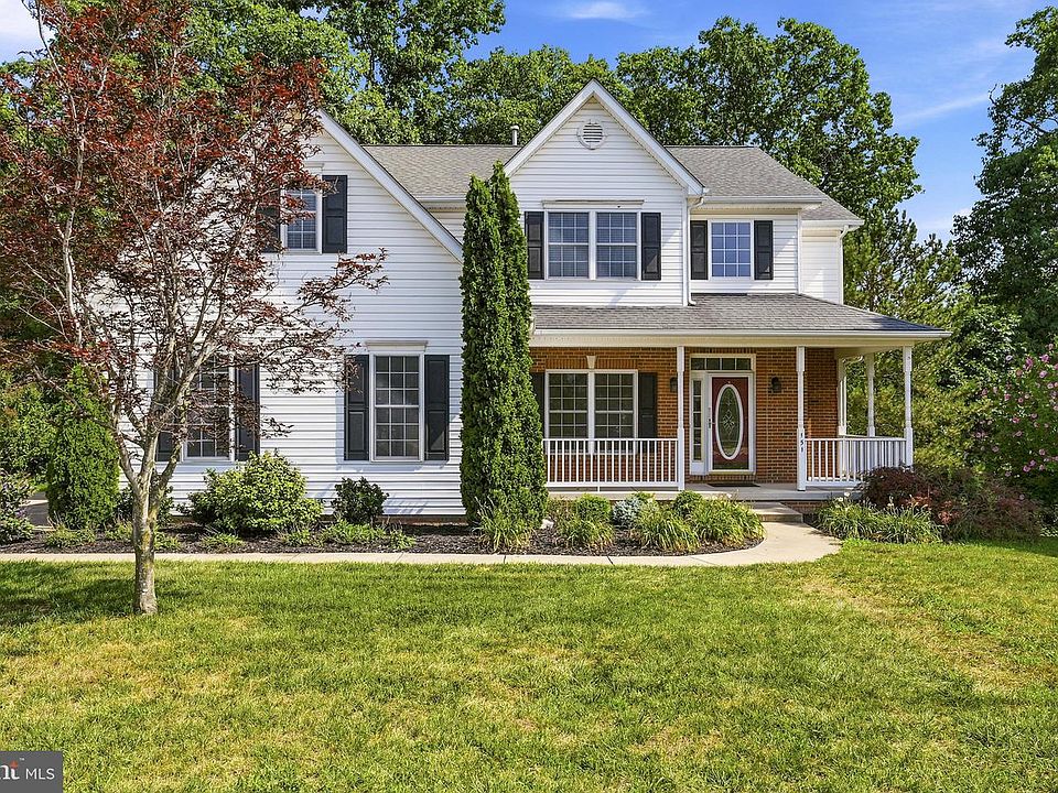 1st image of 151 Travis Ct
