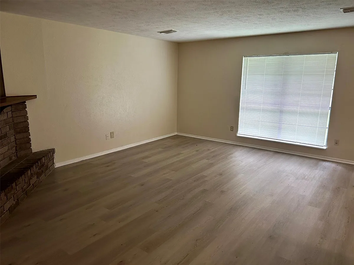 Building Photo - 5018 Ridgecreek Dr