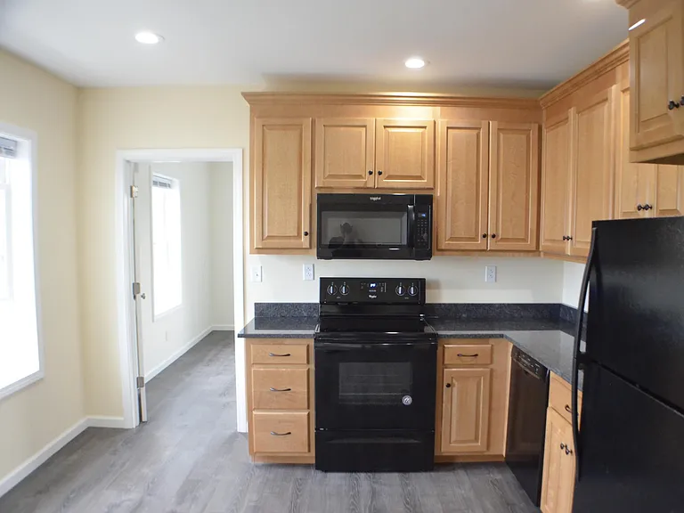 563 Burritt St #1N — Photo 4