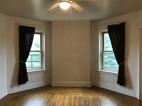3rd image of 206 Delmar Ave