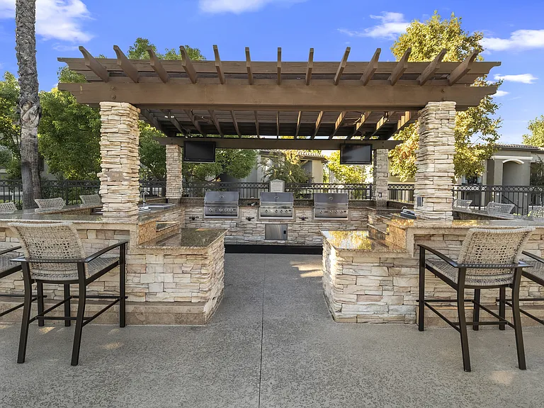 Estancia at Mission Grove — Photo 15