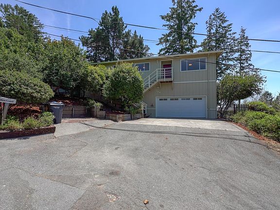 3rd image of 134 Pied Piper Ln