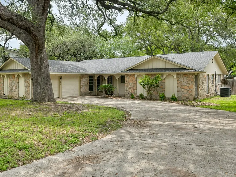143 Forrest Trl — Photo 2