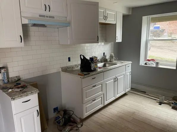 14 Dubois St #Basement, Newburgh, NY 12550