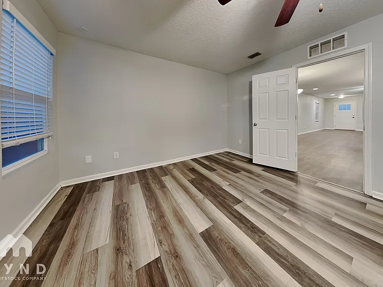7352 Townsend Village Ln — Photo 8