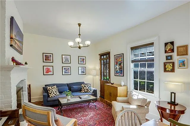 2 bed, 1.0 bath, 786 sqft, $2,200 — Photo 4