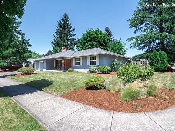 3rd image of 2691 SE Meadow Lark Dr