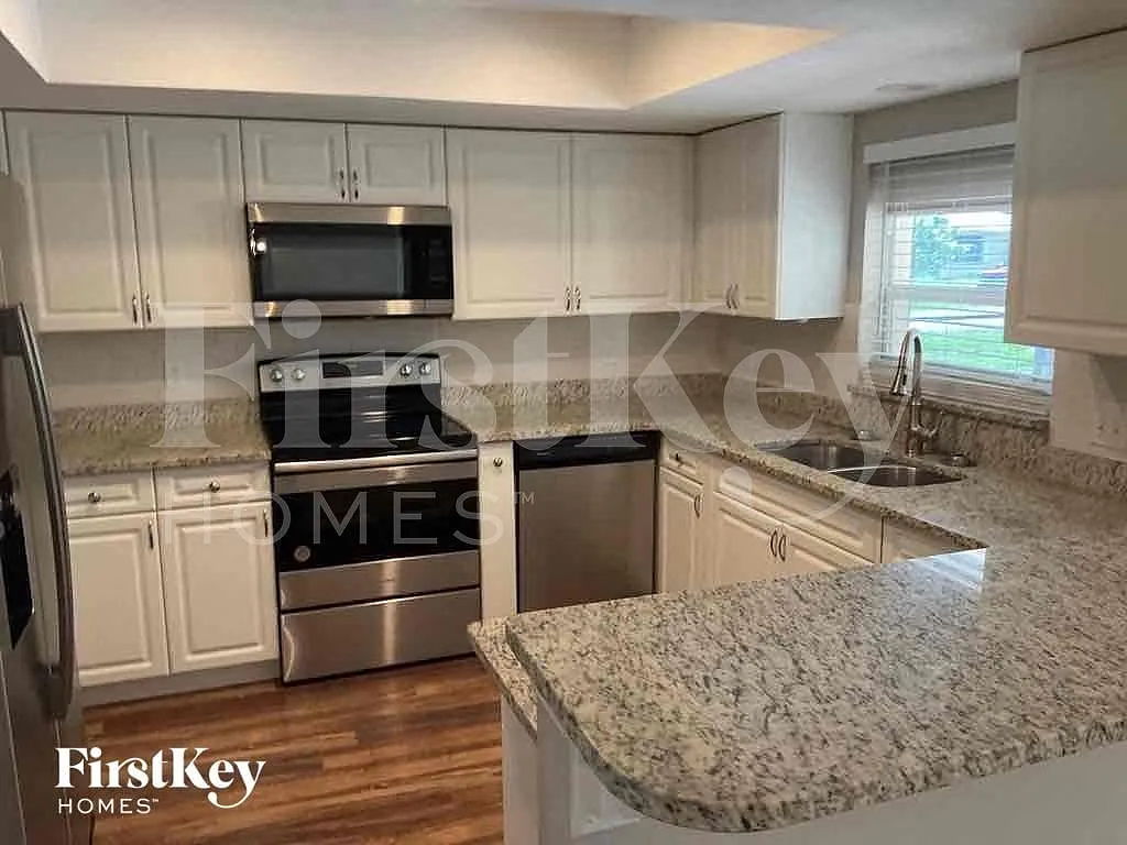 3 bed, 2.0 bath, 1486 sqft, $2,425 — Photo 4