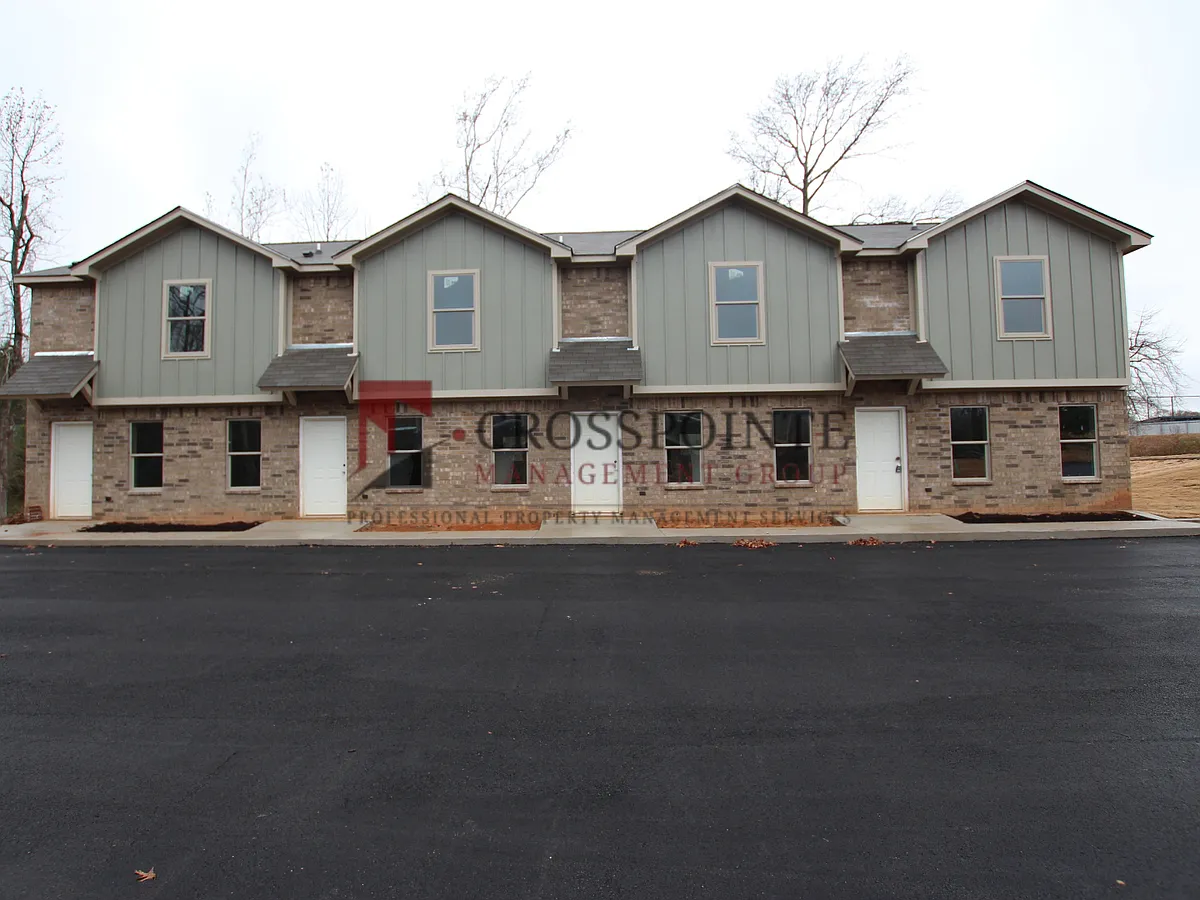 Building Photo - Brad Circle 1226