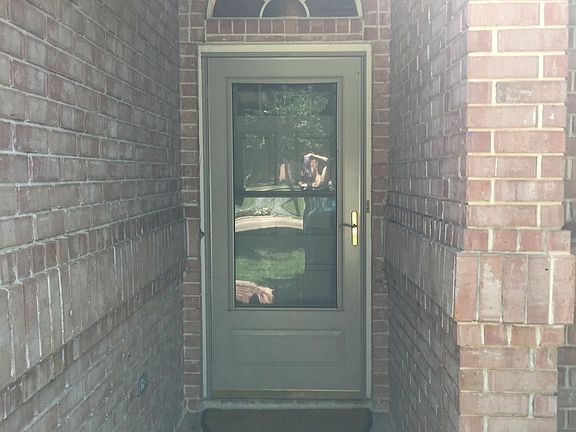 2nd image of 821 NW Park Meadow Ln