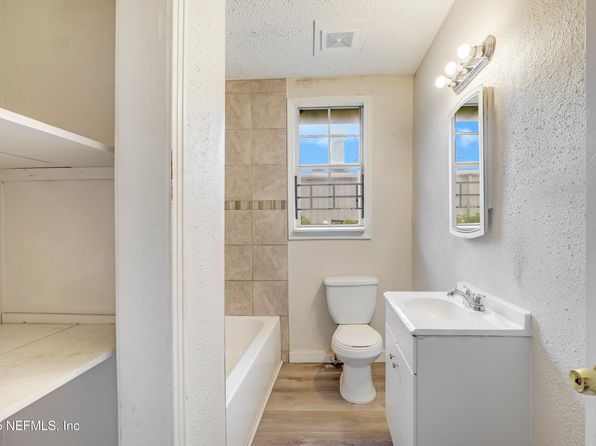 jacksonville-florida-154638722 picture