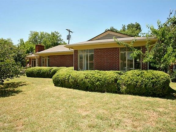 3rd image of 2924 Ryan Place Dr