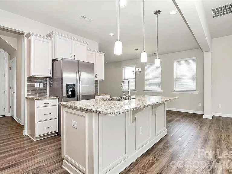 9328 Glenburn Ln — Photo 6