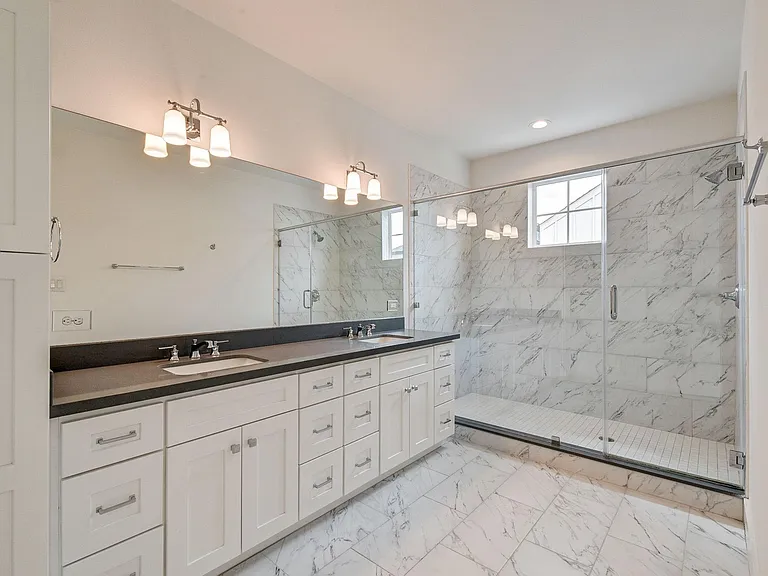 2705 Oakwood Crest Ln — Photo 8