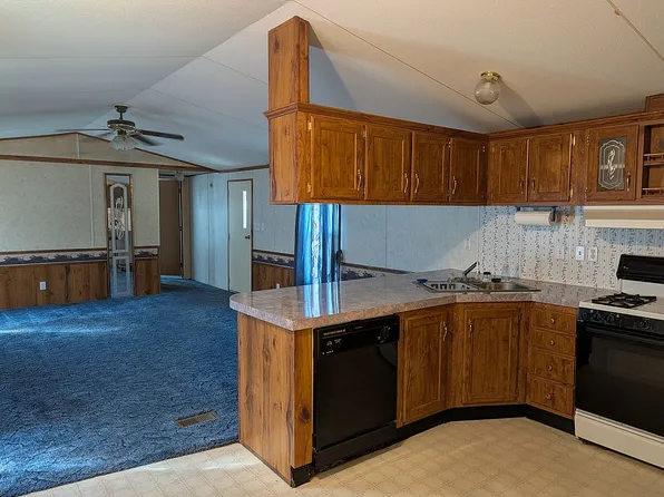 2500 Farm Bureau Rd #192, Manhattan, KS 66502