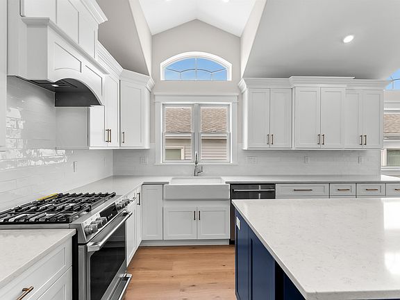 5th image of 34 W 73rd Est