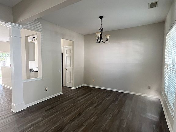 3rd image of 6623 Beverly Springs Dr
