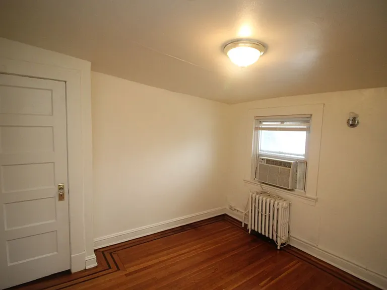 912 Saint Paul St. — Photo 12