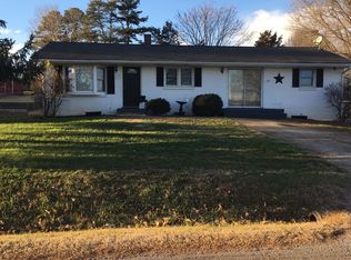 119 Hillside Rd, Hurt, VA 24563