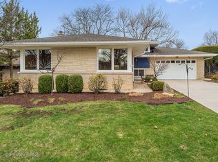 646 S Hillcrest Ave, Elmhurst, IL 60126