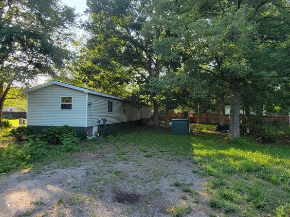 3211 Wood Duck Dr, Sheridan, MI 48884