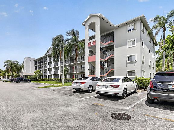 5th image of 801 SW 138th Avenue #308e