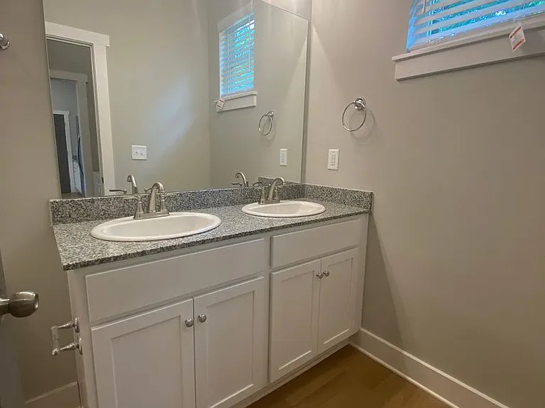 255 Bailey Street — Photo 6