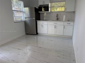 214 NW 46th Ave, Miami, FL