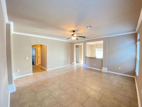 5th image of 1121 Santa Catalina St