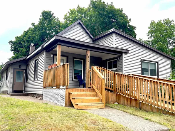711 N 1st St, Ishpeming, MI 49849