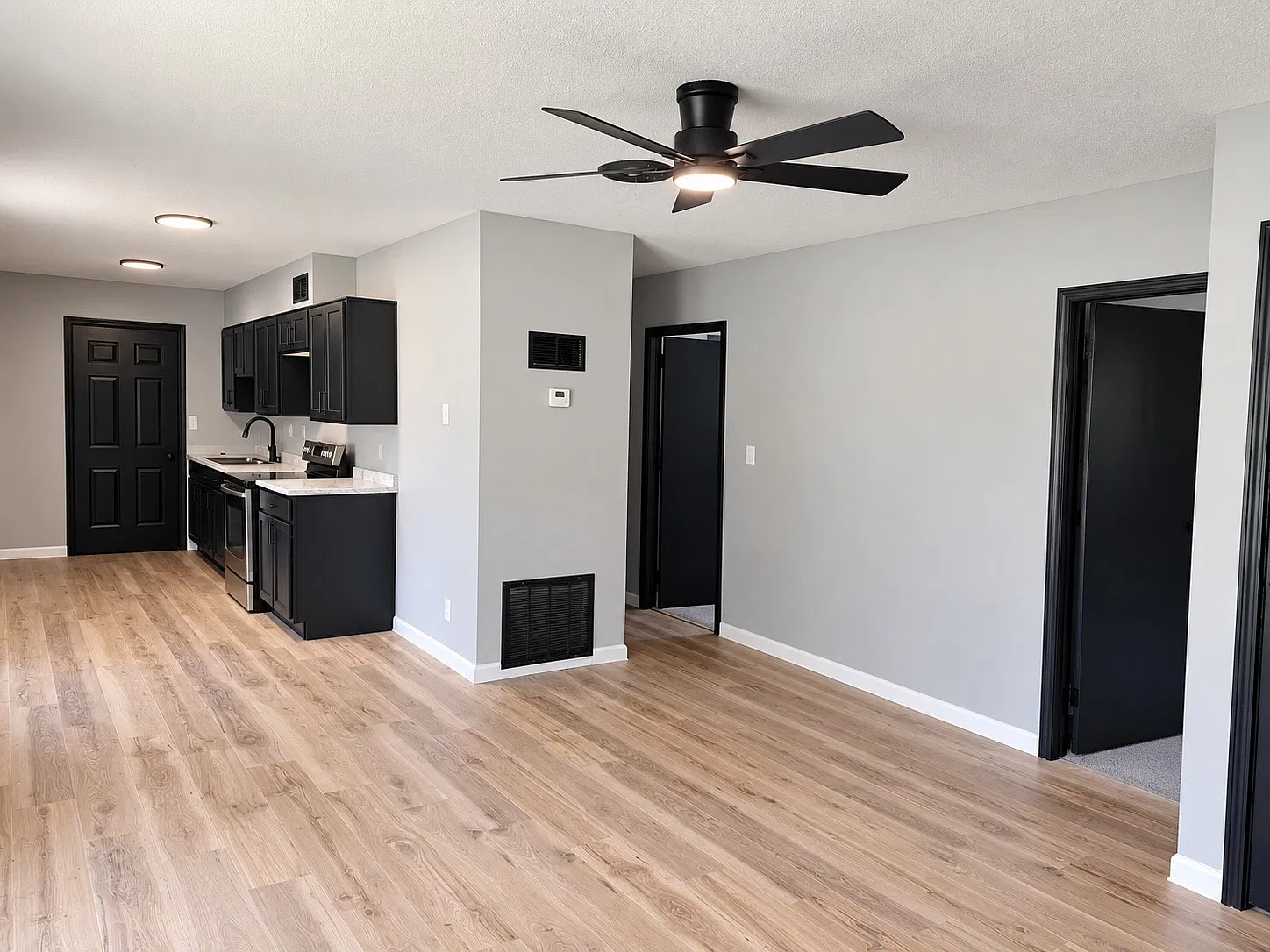4 bed, 1350 sqft, $1,900 — Photo 4
