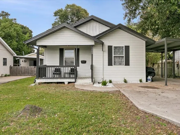 3008 Maple Ave, Groves, TX 77619