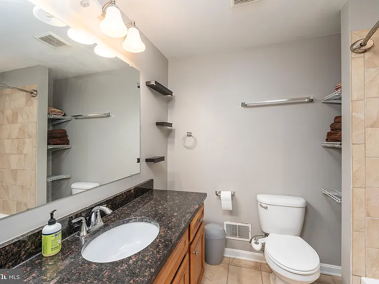 1825 Light St — Photo 19