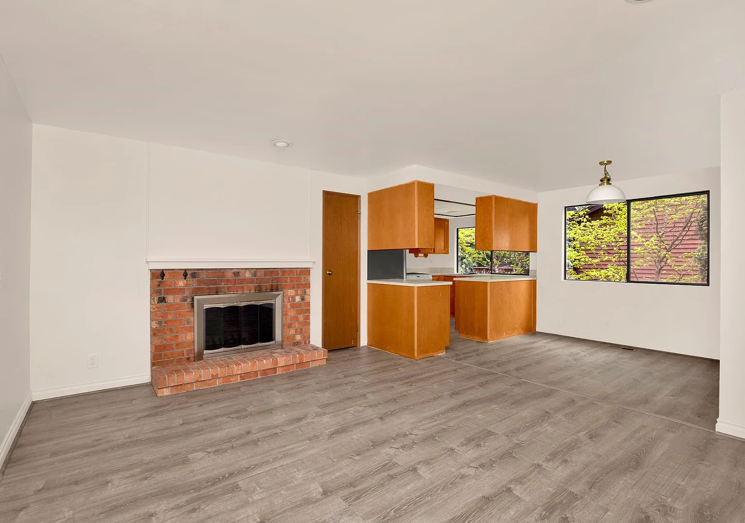 3 Bedroom Rambler in Education Hill — Photo 3