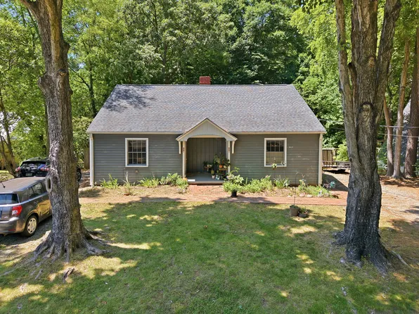 204 Purefoy Rd #A, Chapel Hill, NC 27514