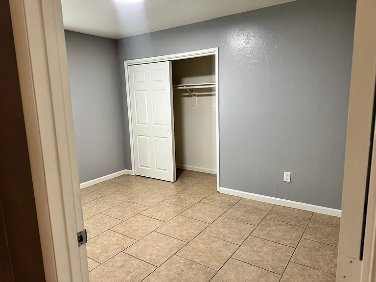 115 W Hill Dr #11 — Photo 21
