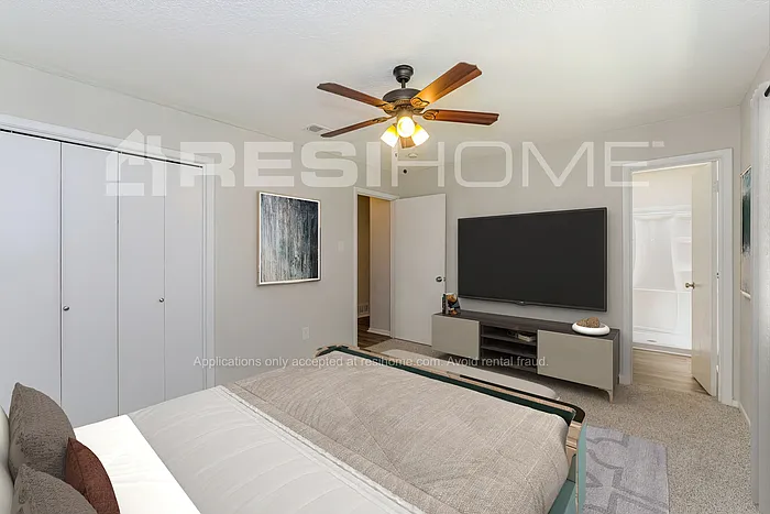 5339 Kemper Pl — Photo 8
