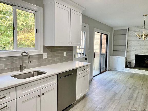 4th image of 34 Hampton Park Unit 34
