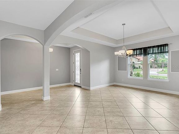 5th image of 122 Enclave Ave