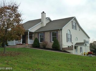 181 Mustang Dr, Falling Waters, WV 25419