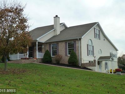 181 Mustang Dr, Falling Waters, WV, 25419