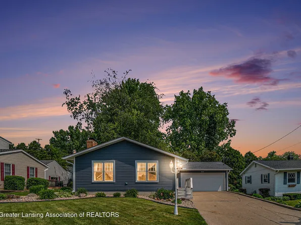 1015 McArthur St, Lake Odessa, MI 48849