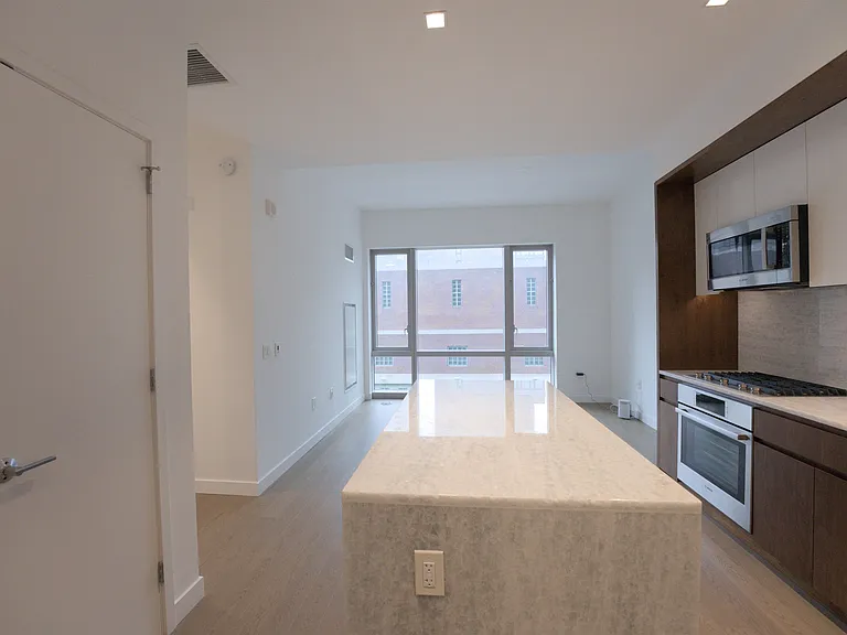 75 Park Ln S #318 — Photo 3