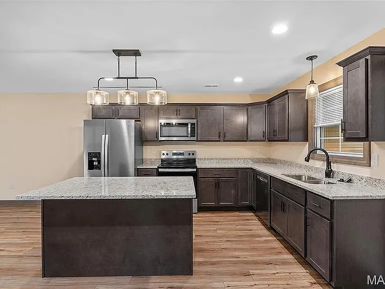 3605 Justine Dr — Photo 14