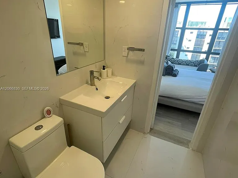 17011 N Bay Rd #1005 — Photo 11