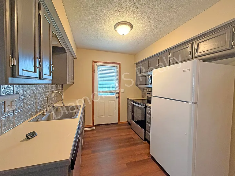 1413 W Rainey St — Photo 7