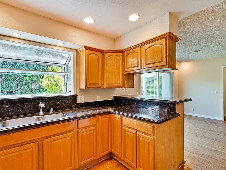 10534 Deodara Dr — Photo 6