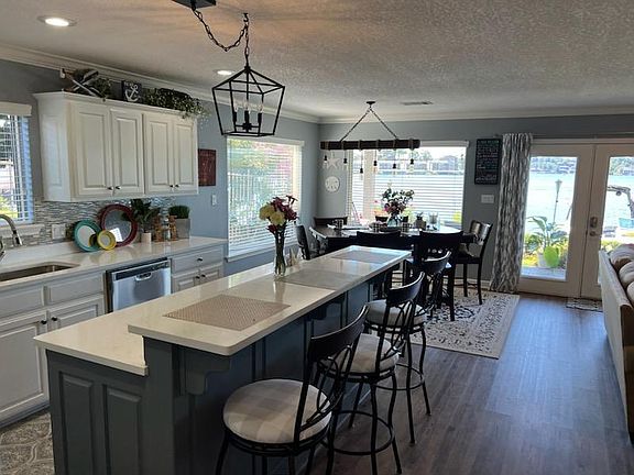 3rd image of 183 Villa Pointe Blvd