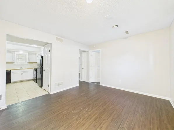 1229 W Hayward Ave, Independence, MO 64052